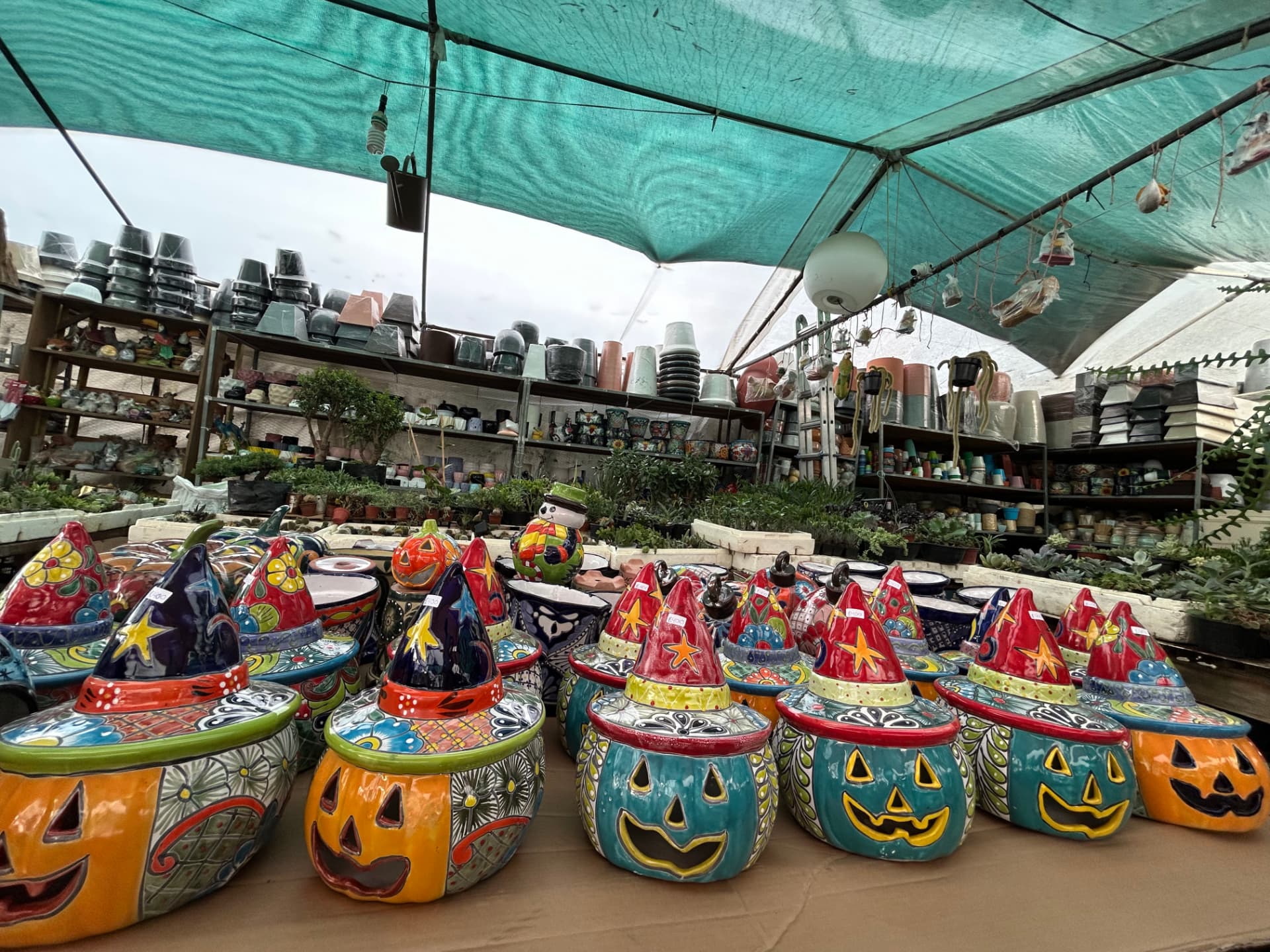 Brujitas: calabacitas de cerámica con sombrero de bruja (foto 1)